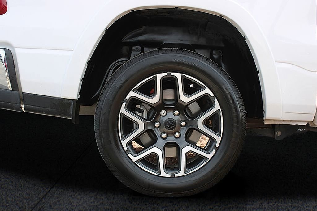 Used 2025 RAM 1500 Laramie image 4