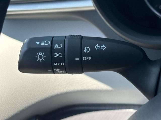 Used 2023 Toyota Sienna Limited AWD/4WD image 30