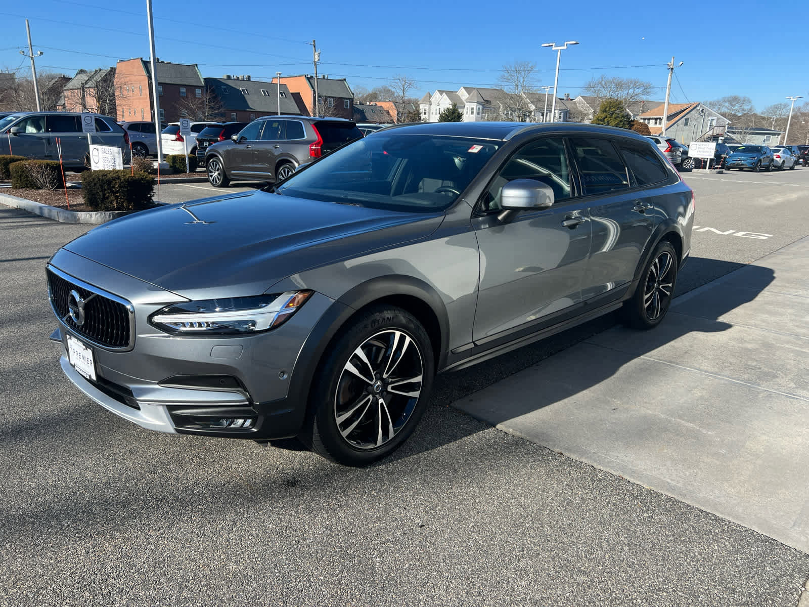 Used 2018 Volvo V90 T5 Cross Country w/ Convenience Package image 5