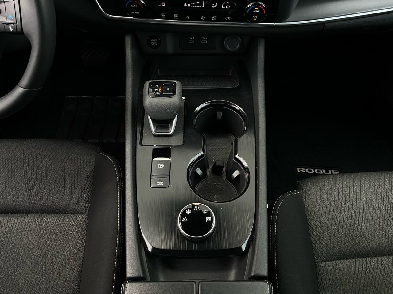 Used 2025 Nissan Rogue SV image 15