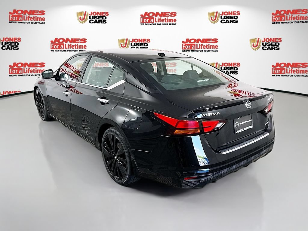 Certified 2019 Nissan Altima 2.0 Platinum FWD image 2