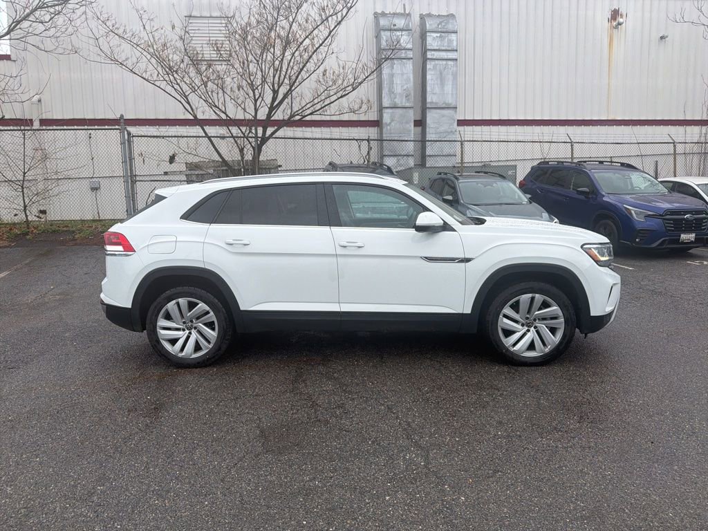 Used 2022 Volkswagen Atlas Cross Sport SE image 5