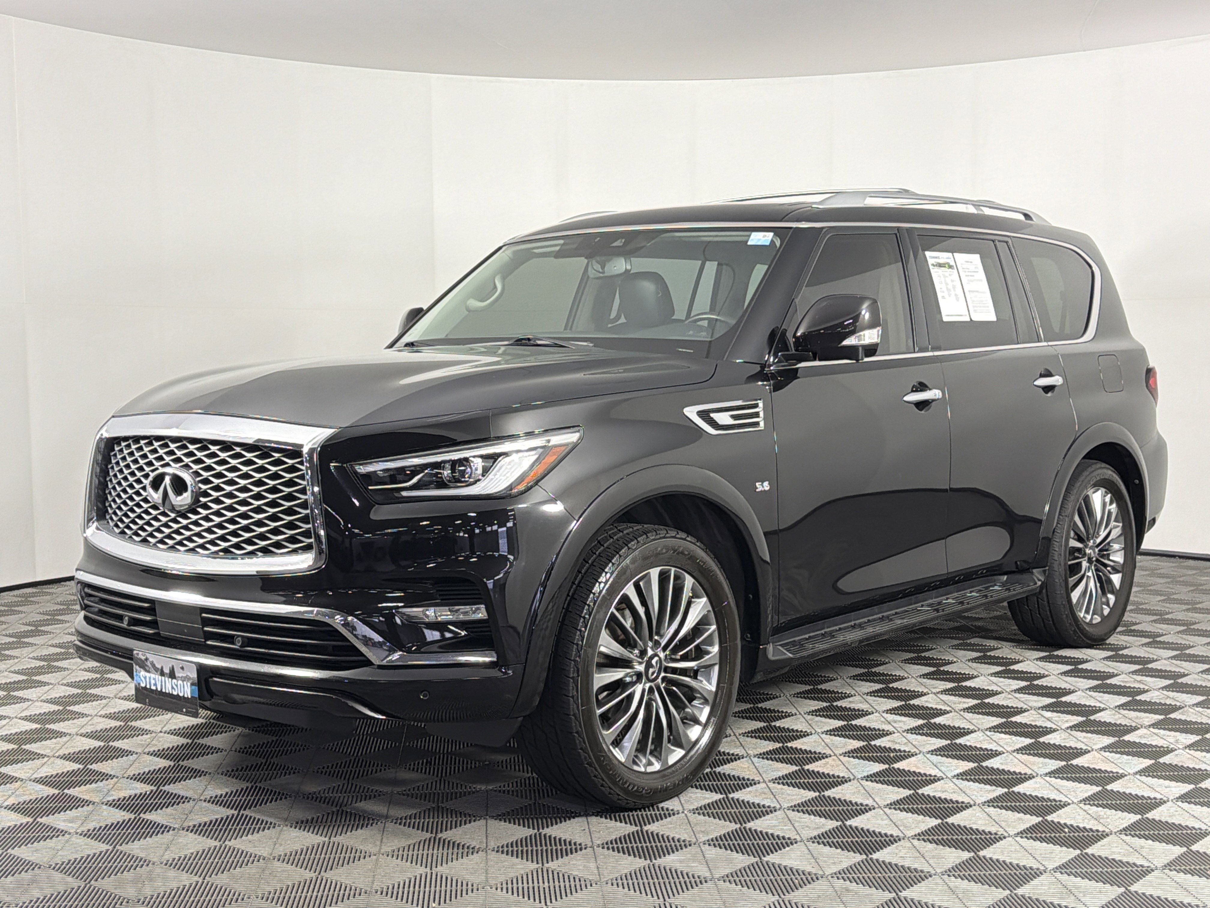 Used 2018 INFINITI QX80 4WD w/ Driver Assistance Package image 3