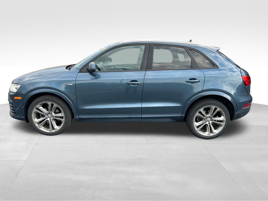 Used 2018 Audi Q3 2.0T Premium w/ Convenience Package AWD/4WD image 2