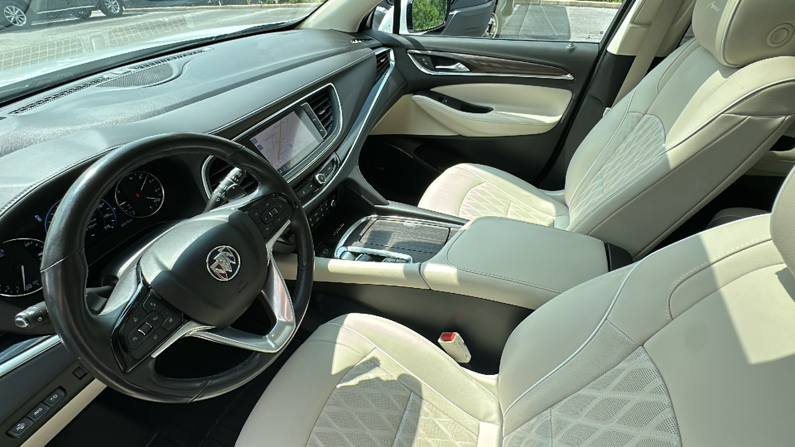 Used 2022 Buick Enclave Avenir w/ Avenir Technology Package AWD/4WD image 23