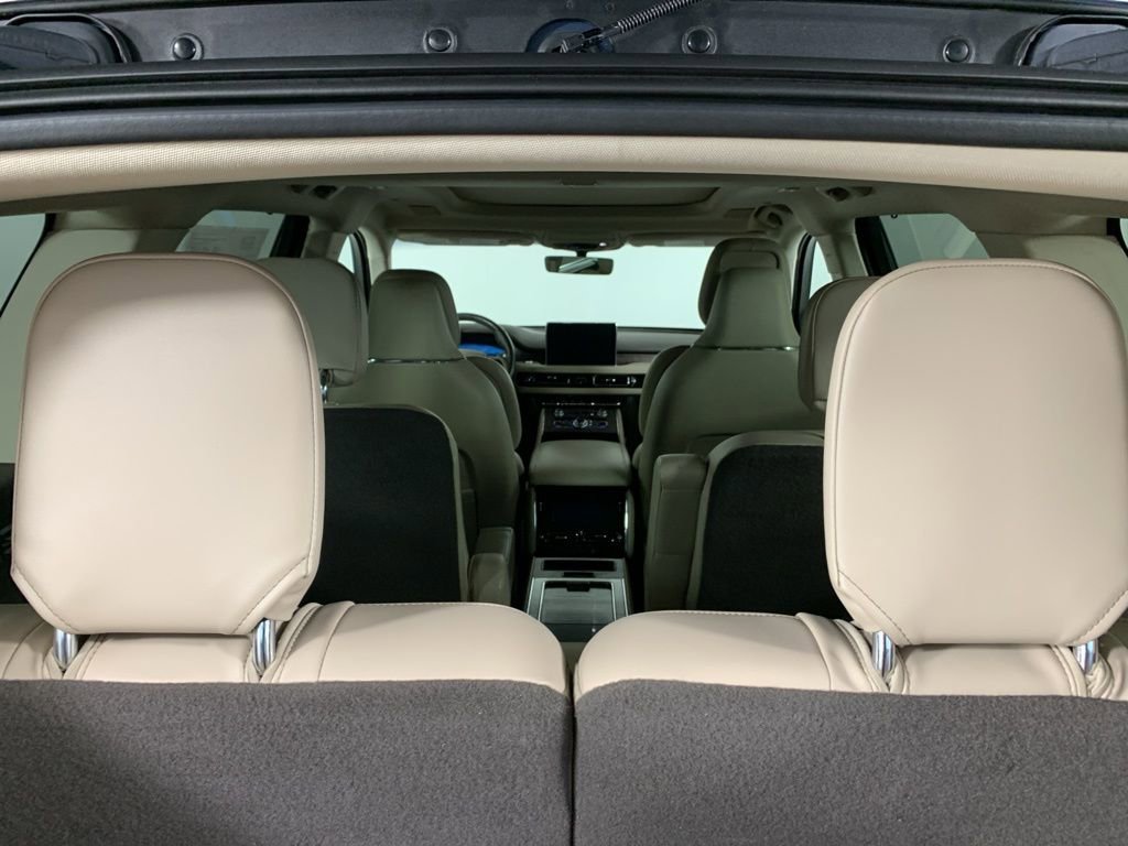 Used 2021 Lincoln Aviator Grand Touring w/ Equipment Group 302A AWD/4WD image 14