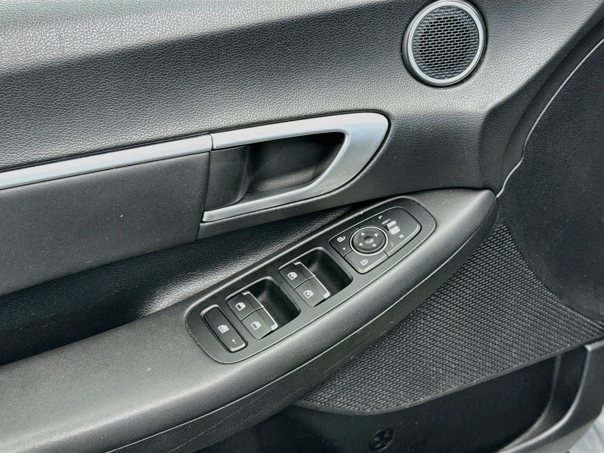 Used 2025 Hyundai Sonata SEL FWD image 15