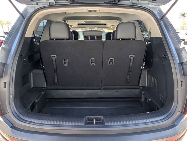 Used 2020 Kia Telluride S w/ S 8 Passenger Seating Package image 11