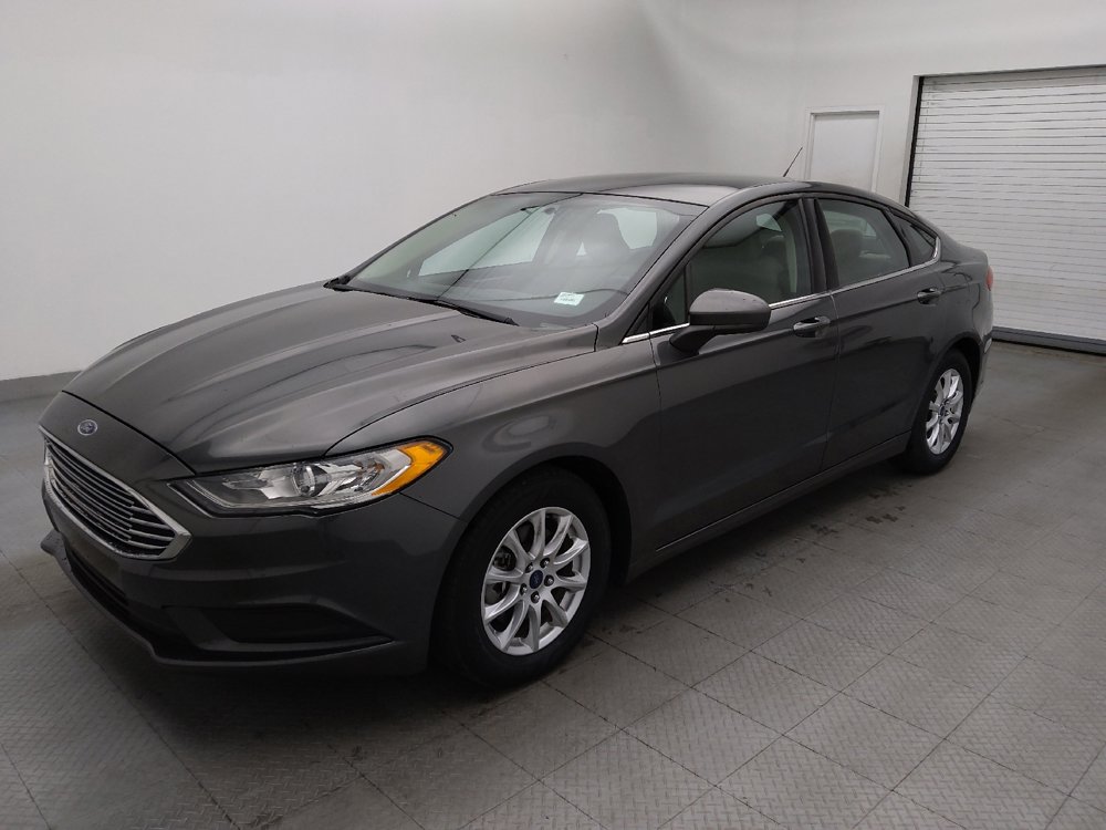 Used 2017 Ford Fusion S image 2