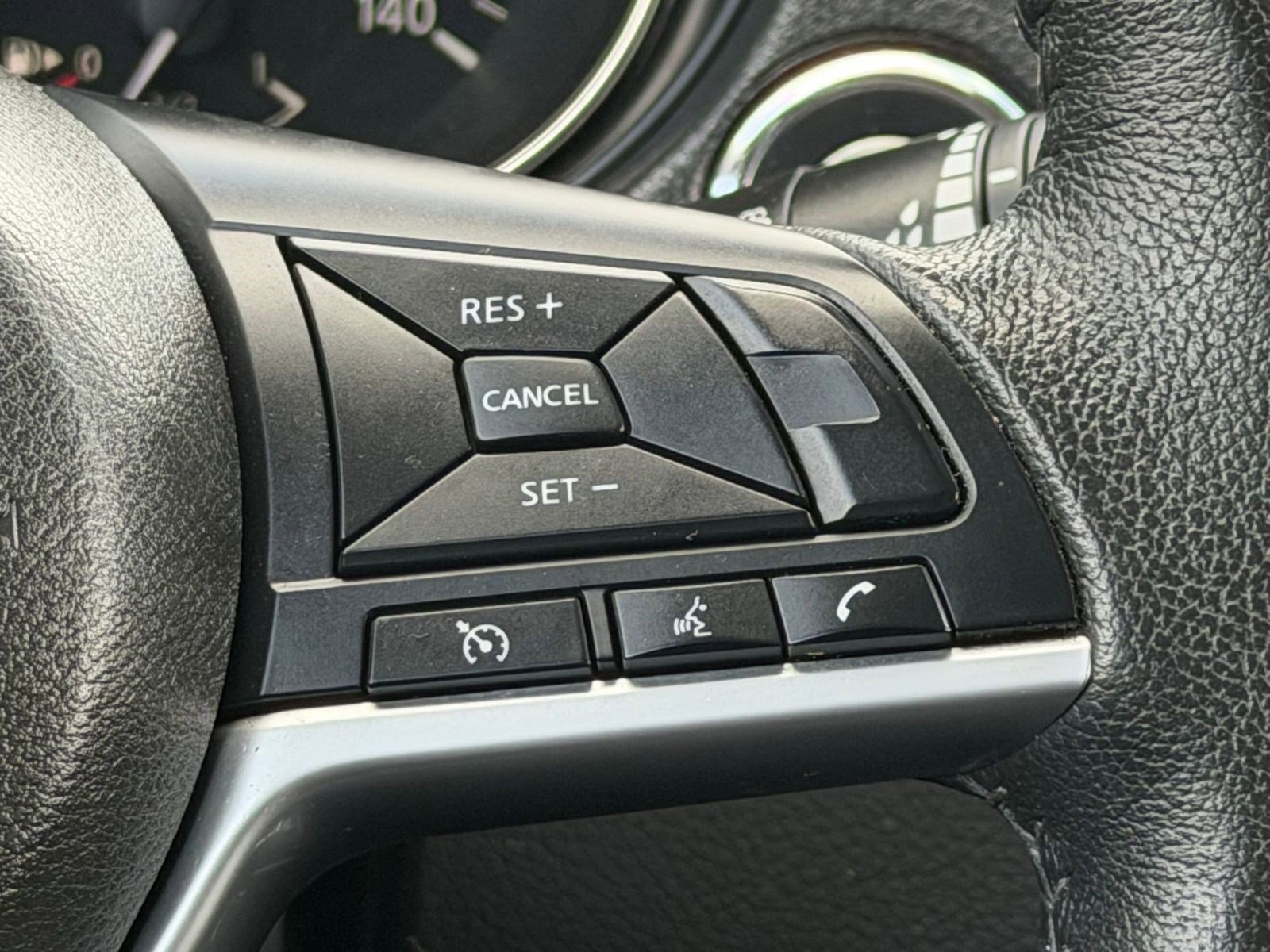 Used 2020 Nissan Rogue SV image 24