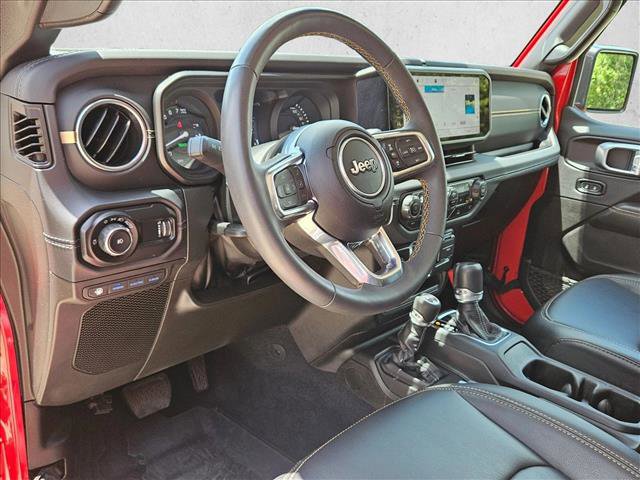 Used 2024 Jeep Wrangler Unlimited Sahara AWD/4WD image 9