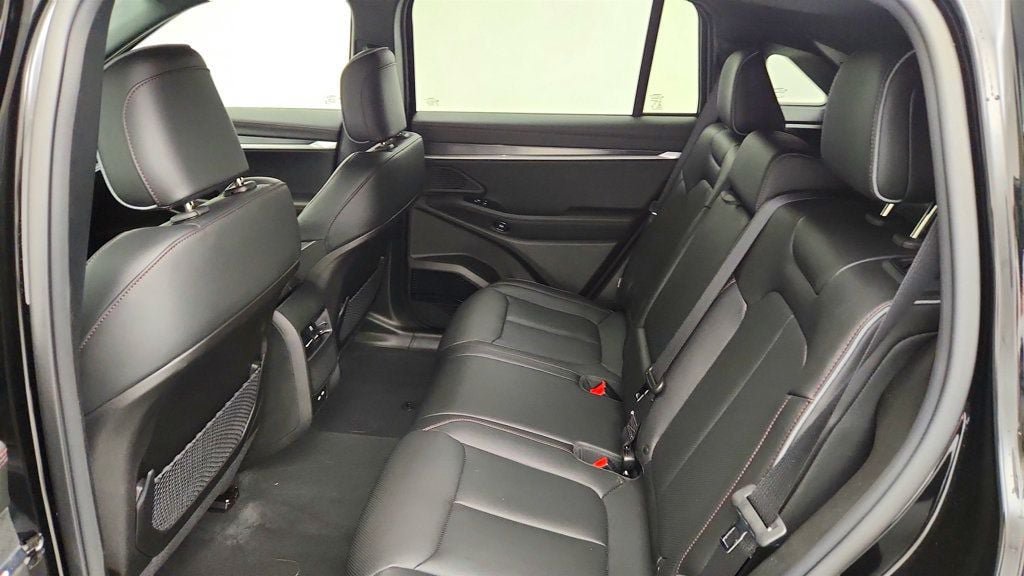 Used 2025 Jeep Wagoneer S Limited AWD/4WD image 21