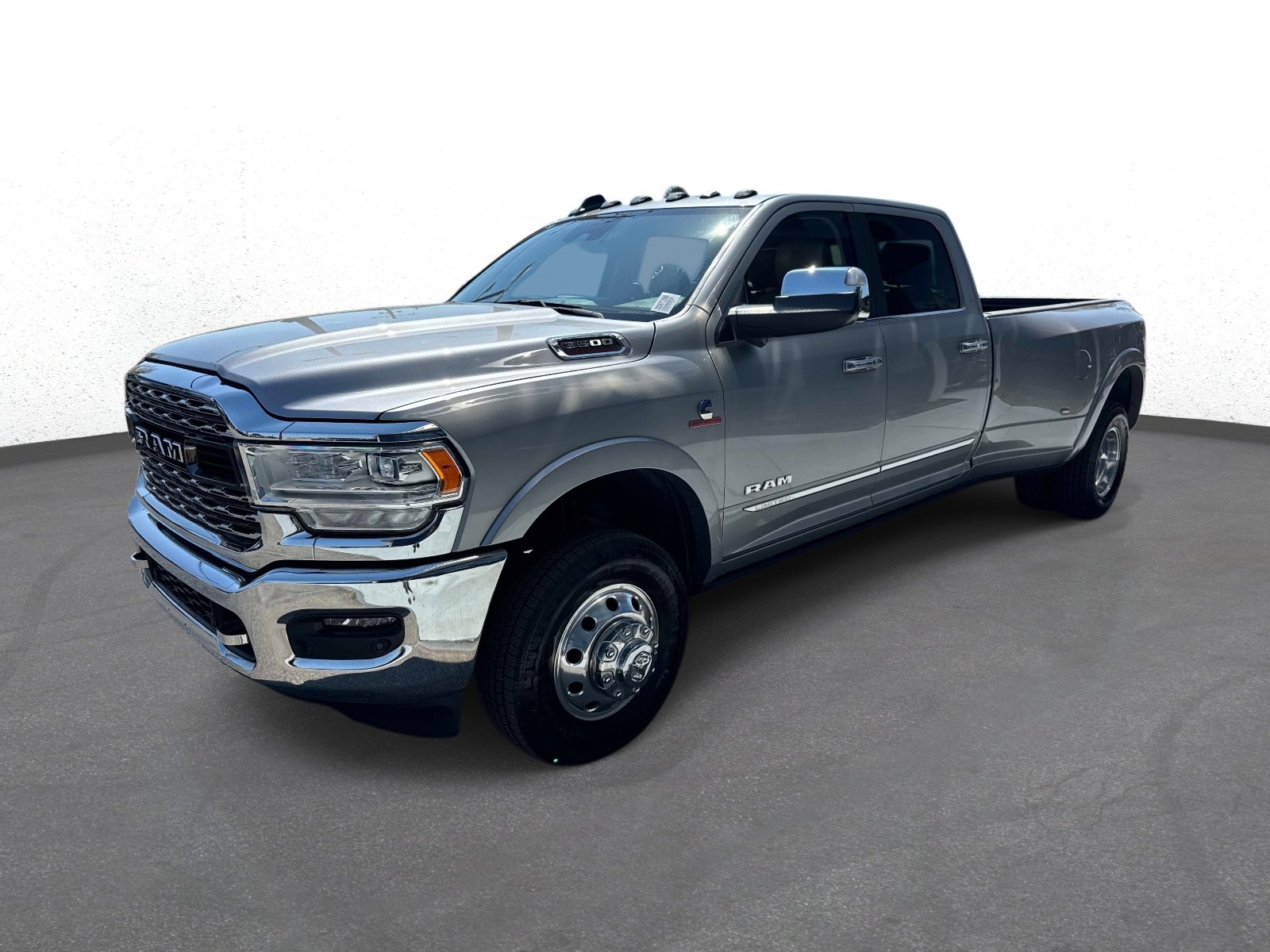 Used 2022 RAM 3500 Limited image 7