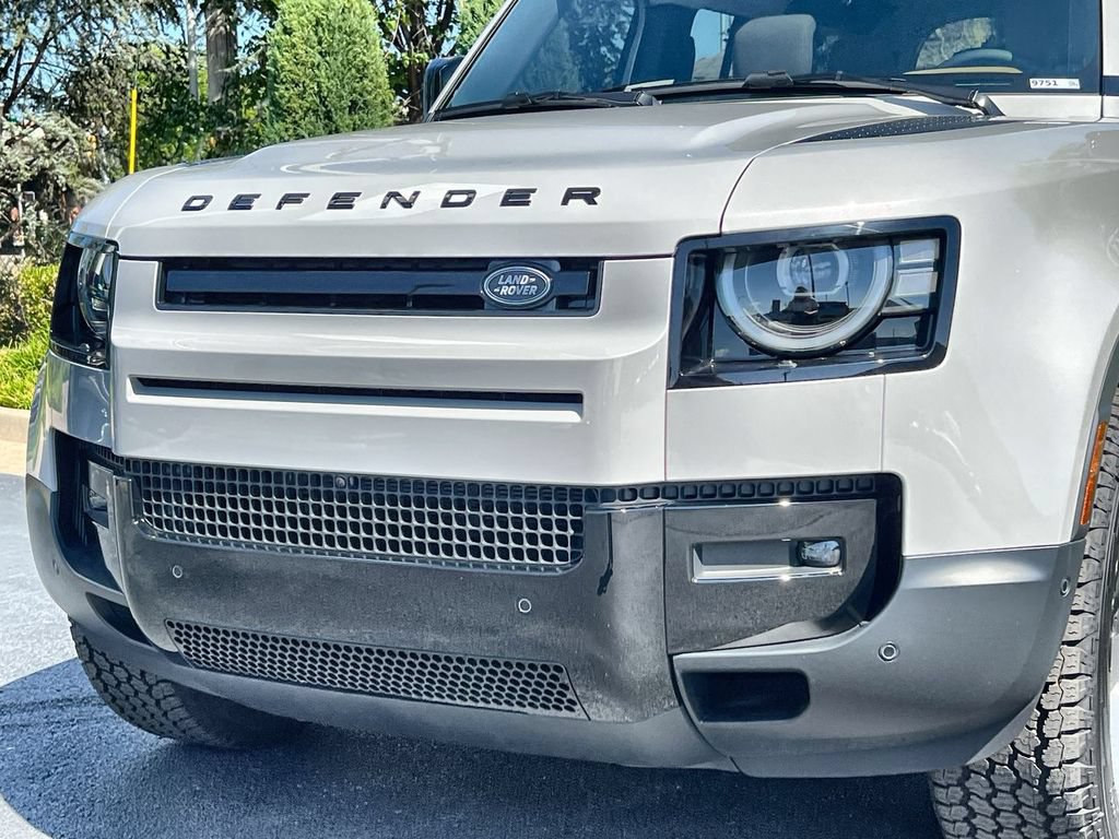New 2026 Land Rover Defender 110 S AWD/4WD image 9