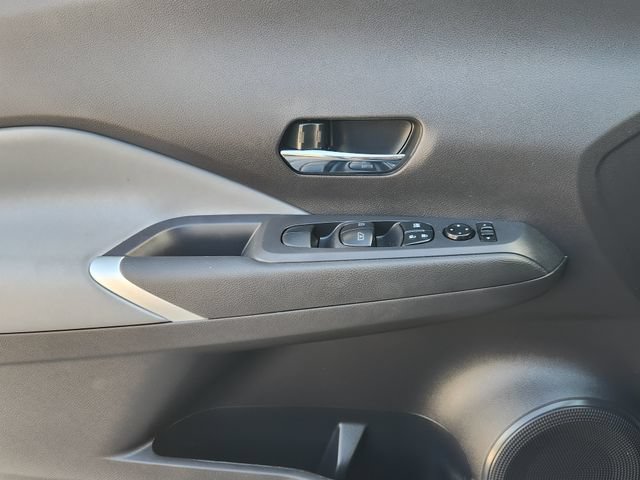 Used 2024 Nissan Kicks SR w/ SR Premium Package FWD image 21