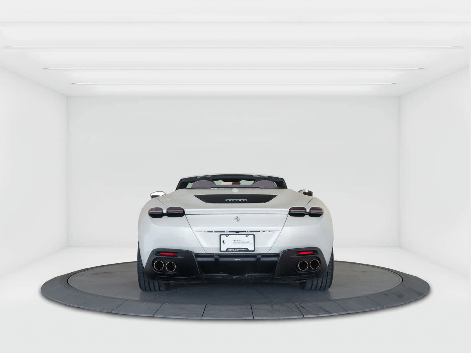 Used 2024 Ferrari Roma Spider image 4