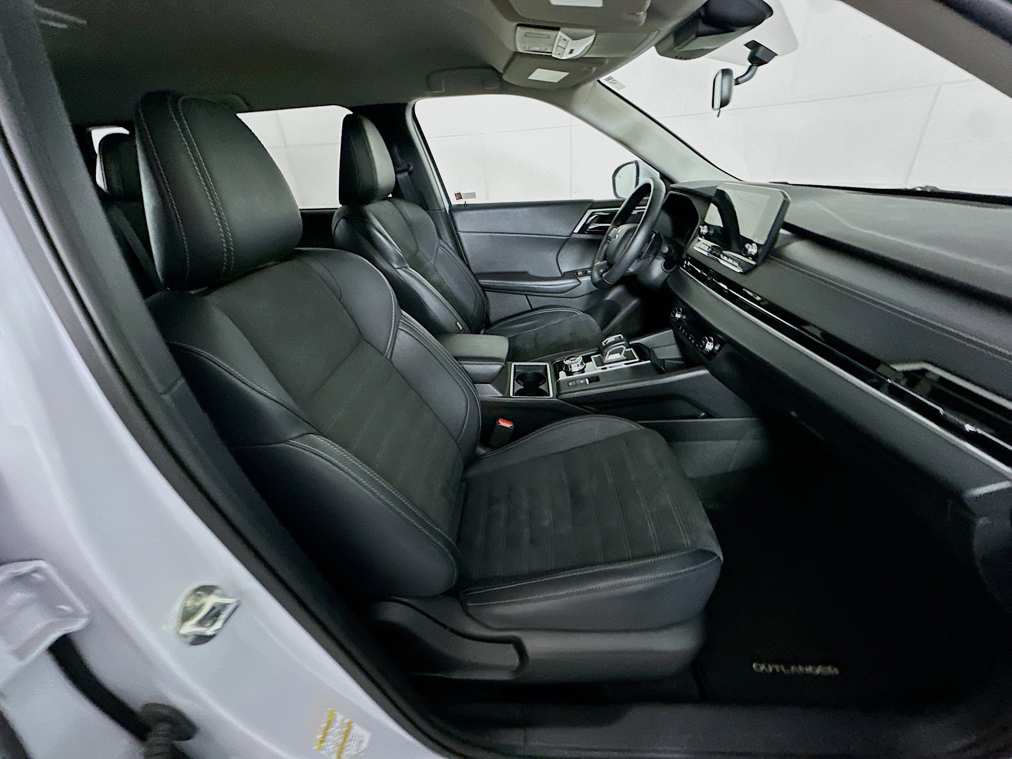 Used 2024 Mitsubishi Outlander SE image 33