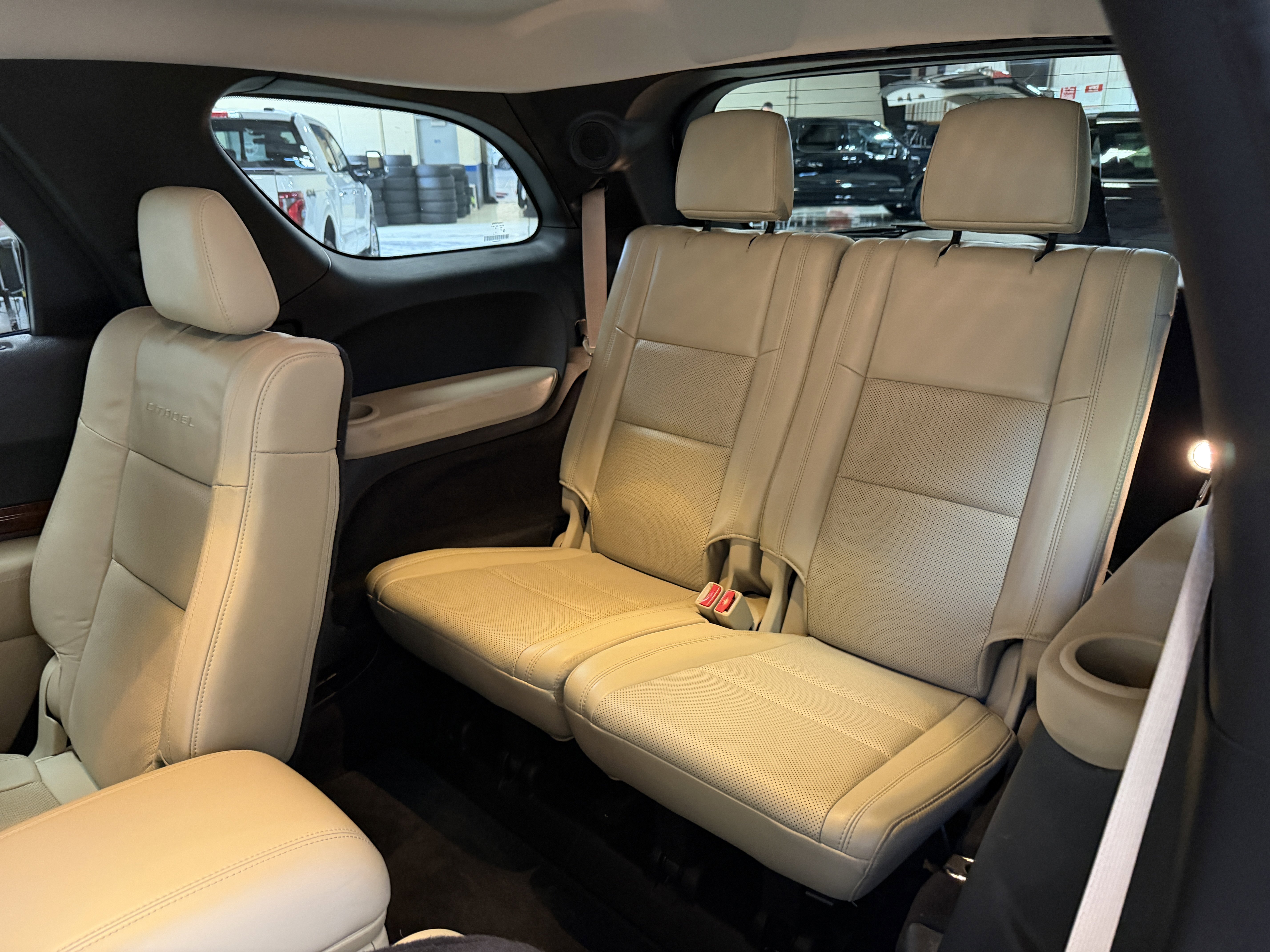 Used 2016 Dodge Durango Citadel w/ Premium Entertainment Group image 25