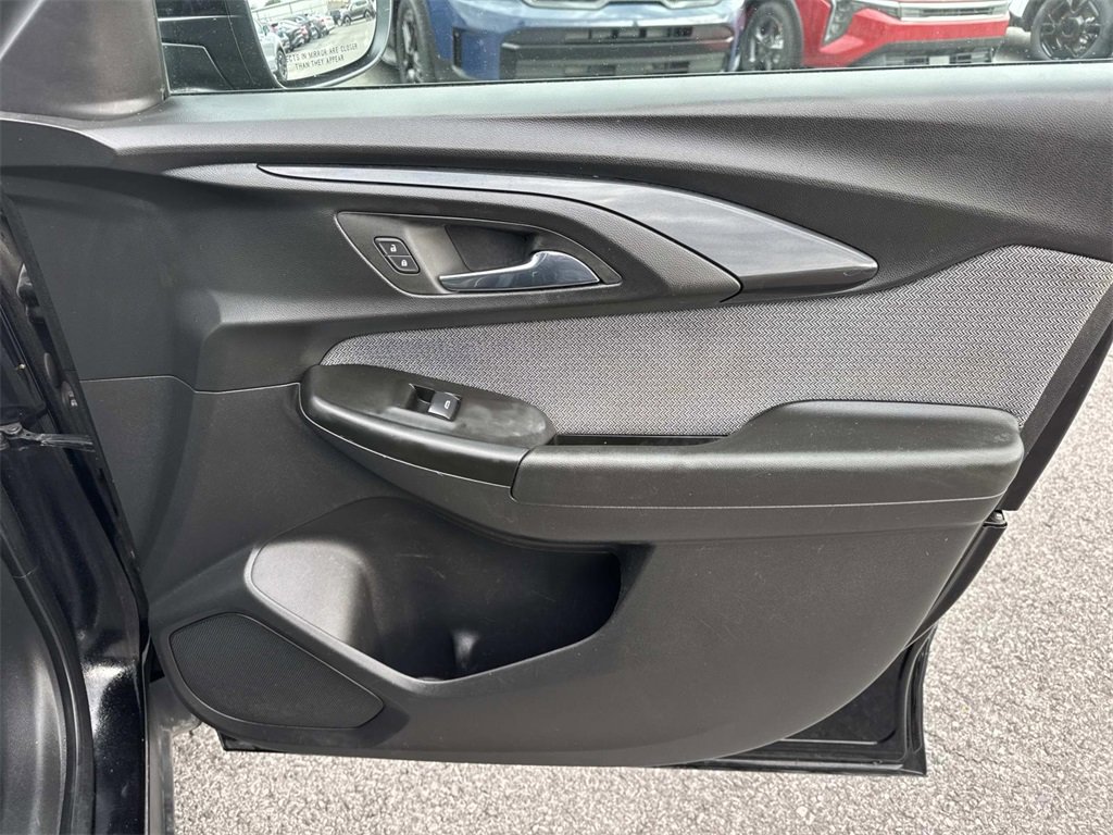 Used 2023 Chevrolet TrailBlazer LT w/ Convenience Package image 30