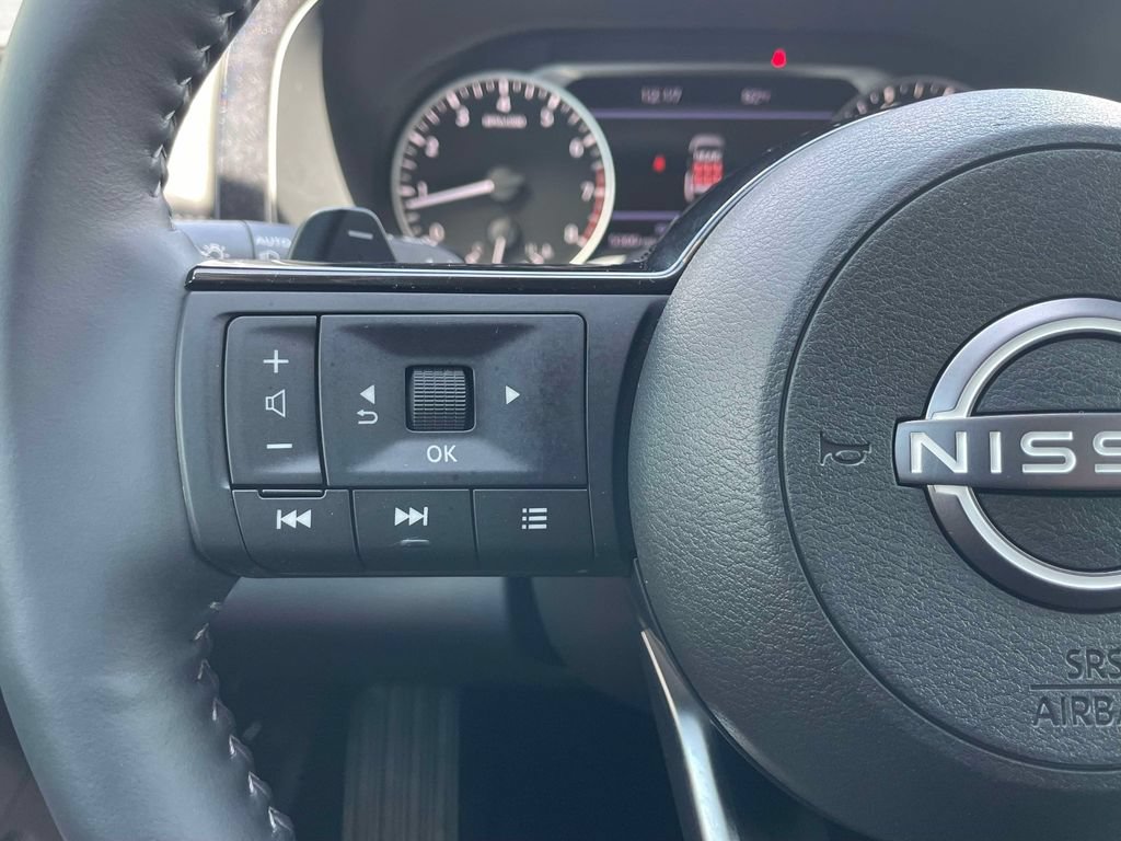 Used 2025 Nissan Pathfinder SL FWD image 24