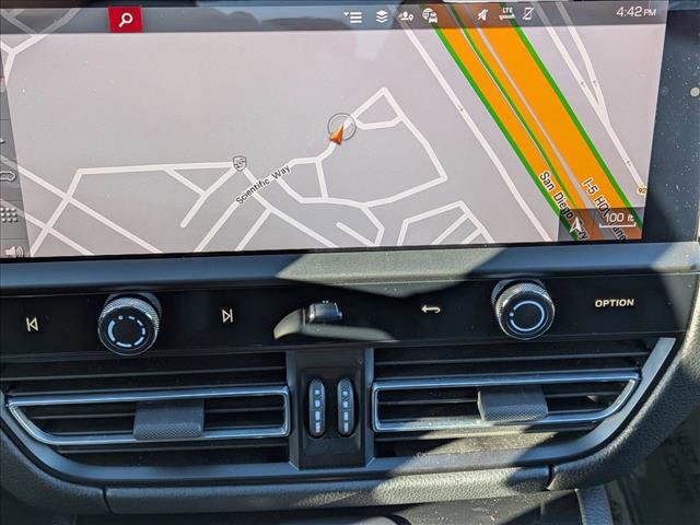 Used 2025 Porsche Macan Turbo image 18