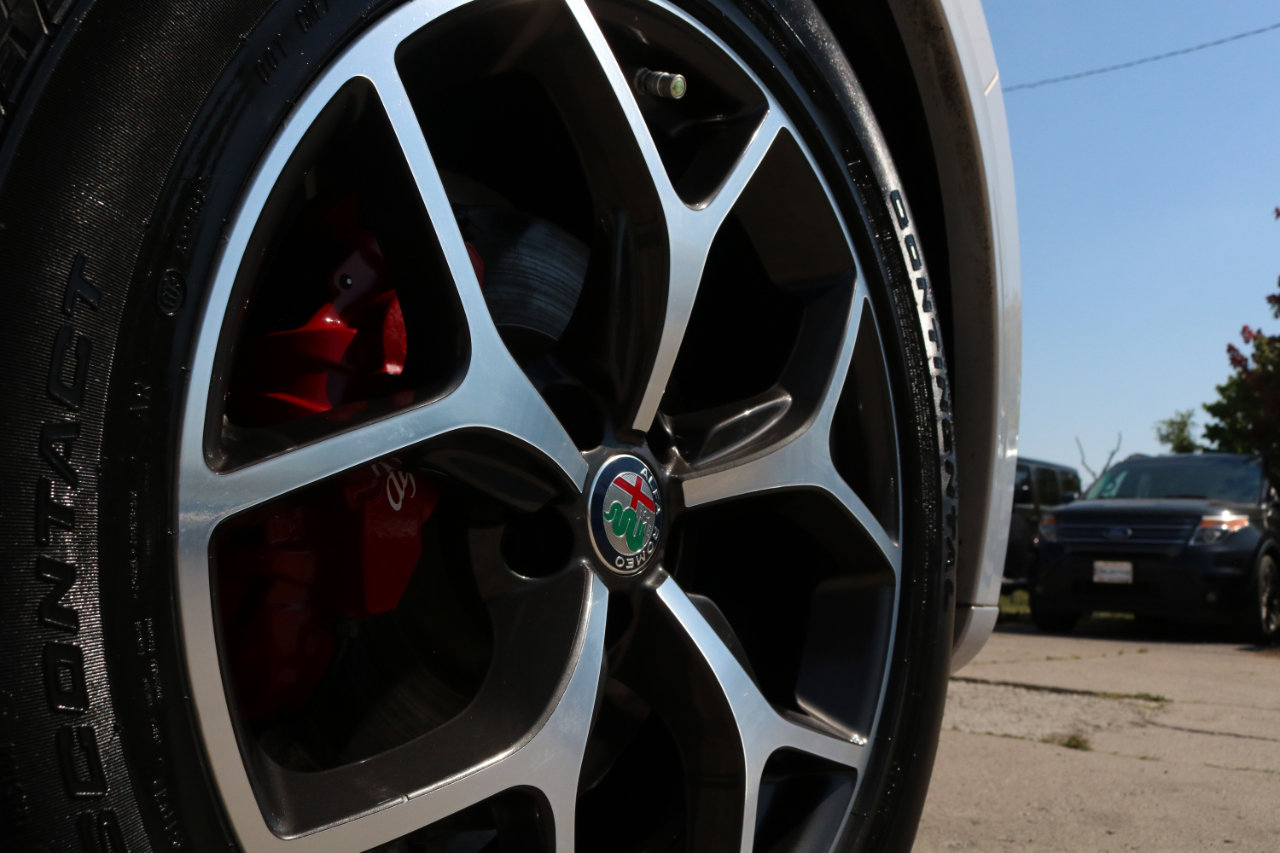 Used 2020 Alfa Romeo Stelvio Ti w/ Active Blind Spot Package image 8