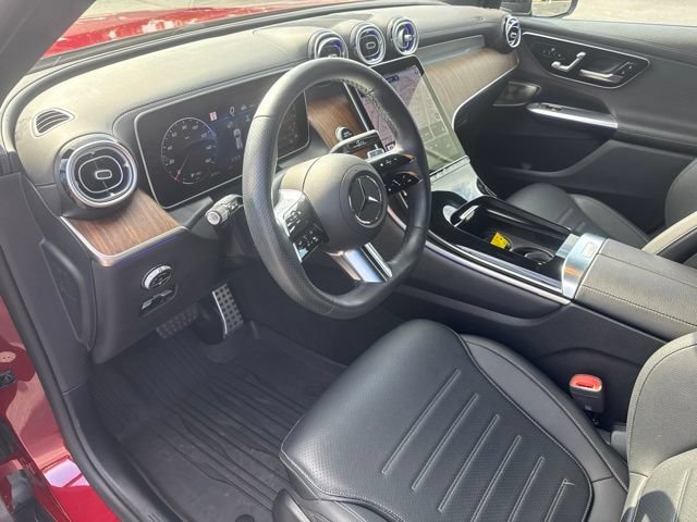 Used 2025 Mercedes-Benz GLC 300 image 23