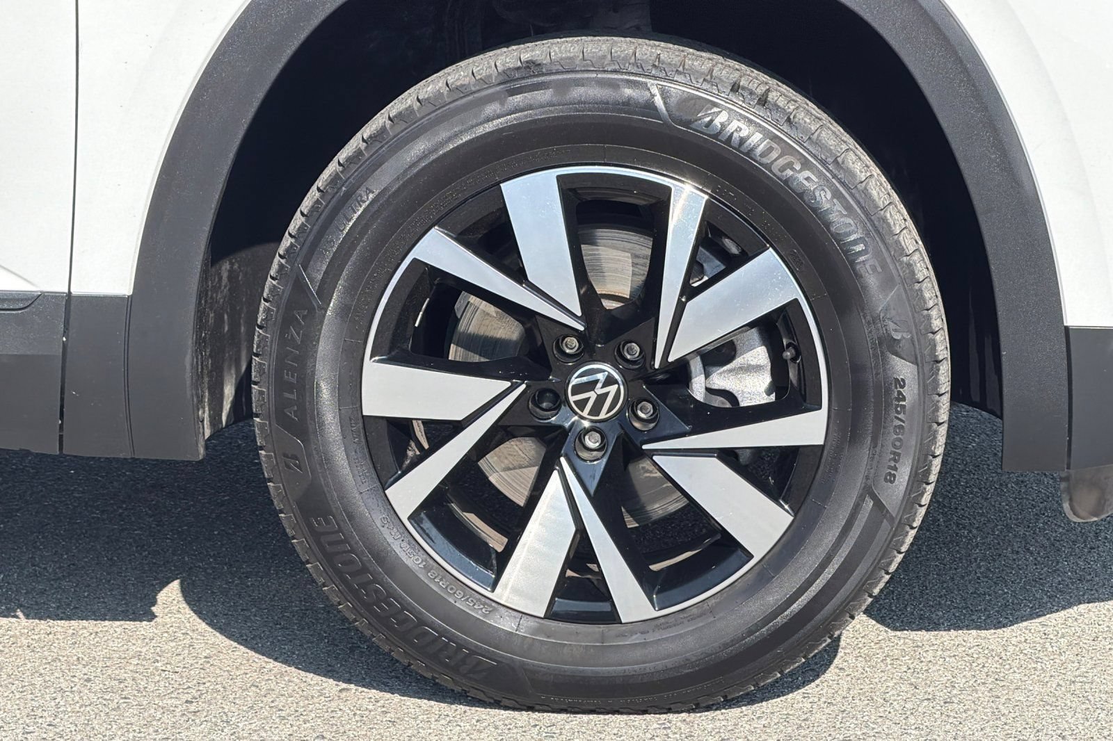 Used 2022 Volkswagen Atlas Cross Sport SE AWD/4WD image 30
