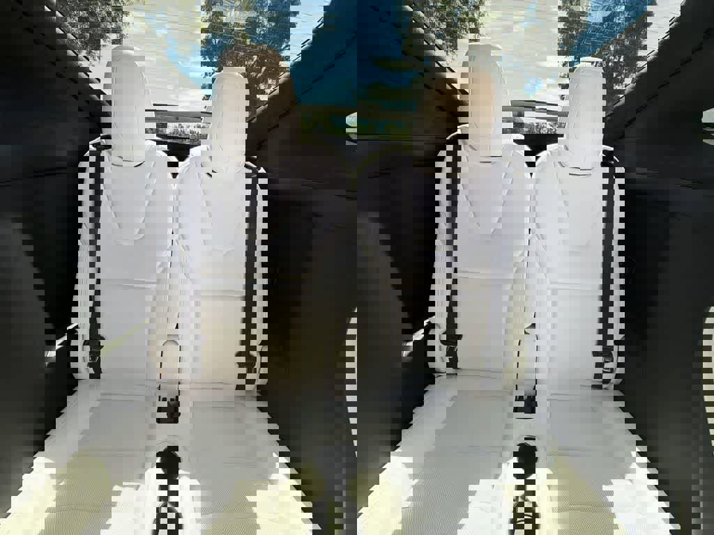 Used 2022 Tesla Model X Plaid image 29