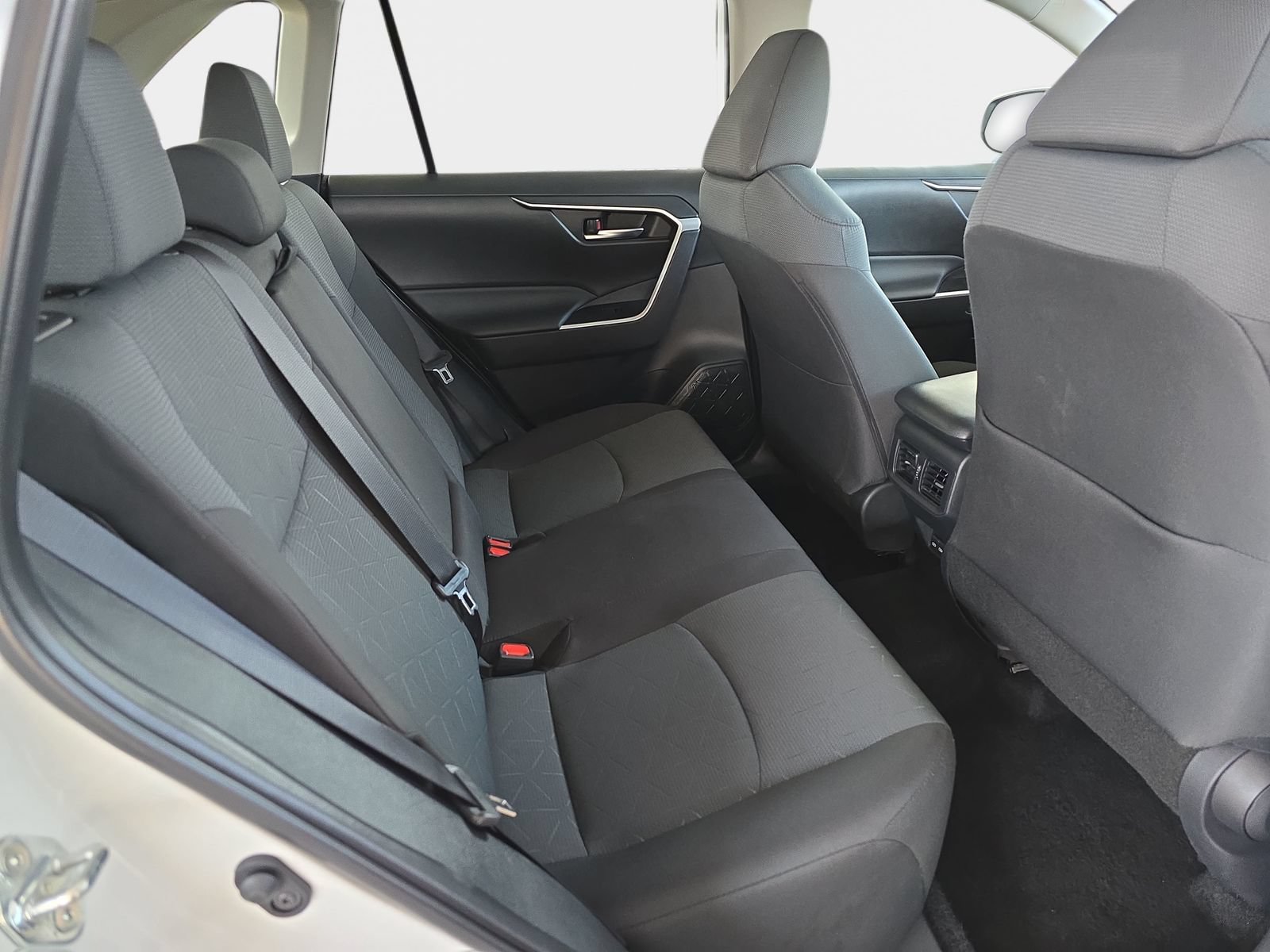Used 2025 Toyota RAV4 XLE AWD/4WD image 13