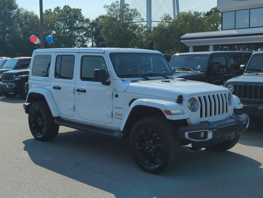 Used 2022 Jeep Wrangler Unlimited Sahara AWD/4WD image 8