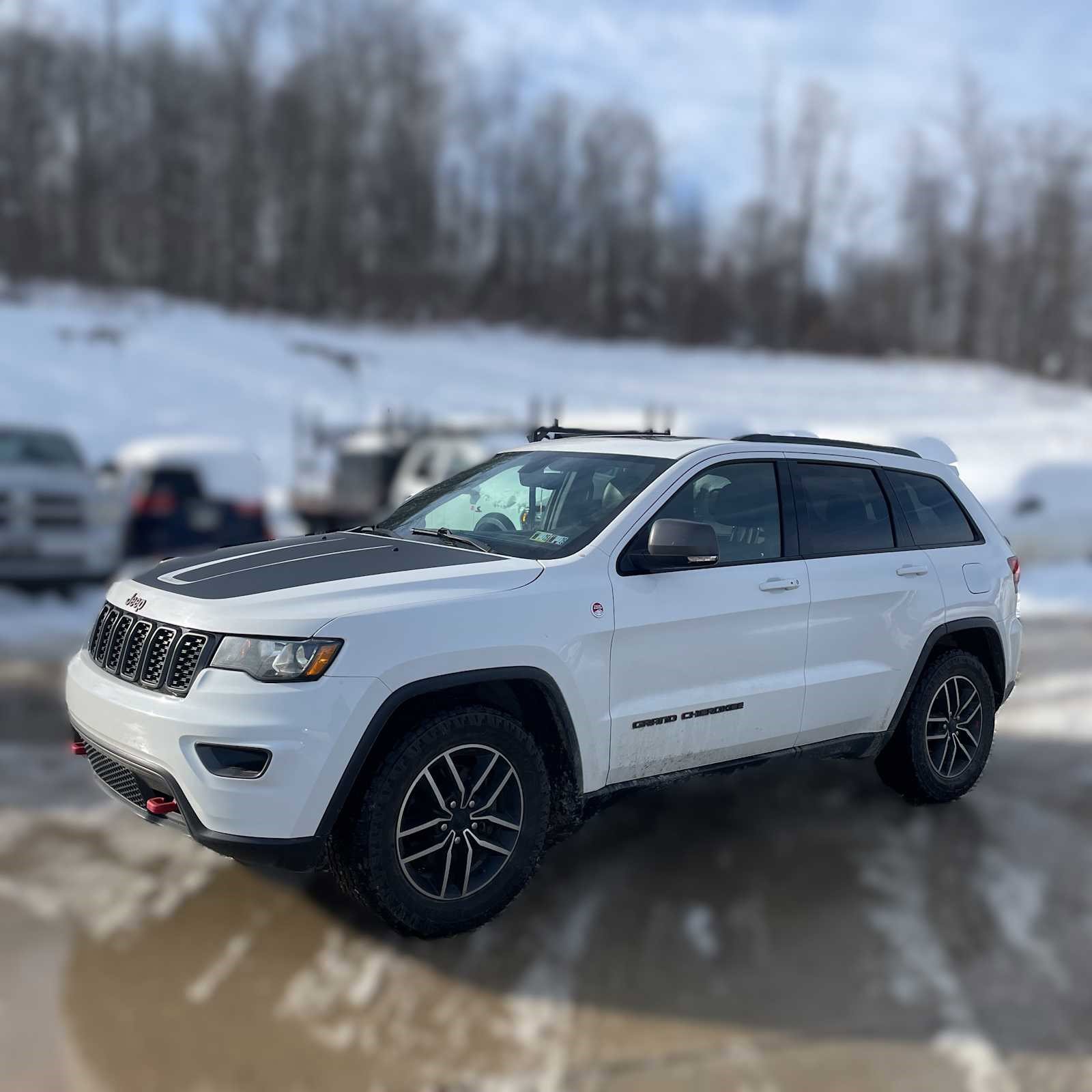 Used 2020 Jeep Grand Cherokee Trailhawk image 2