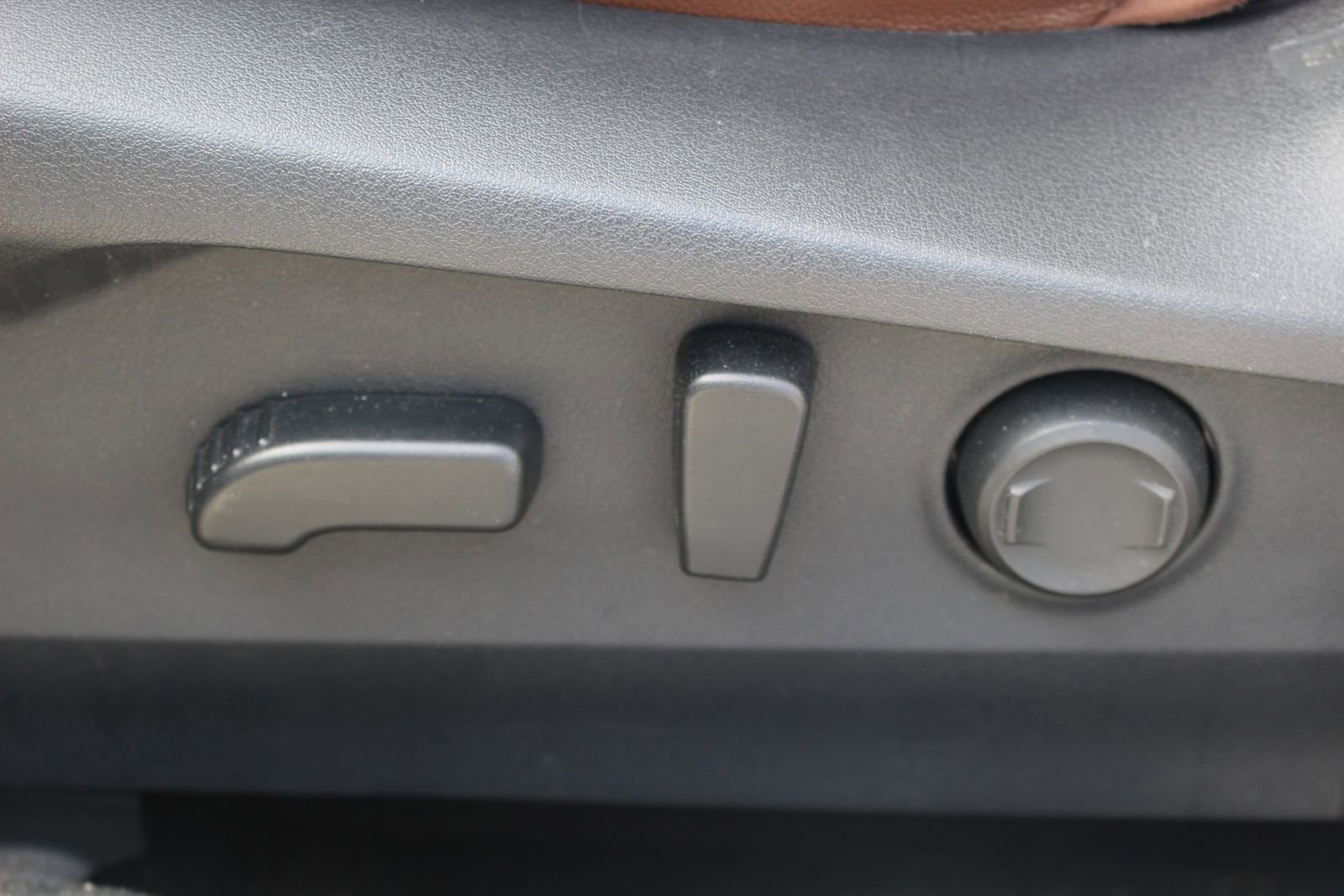 Used 2020 Subaru Outback Touring w/ Popular Package #2 image 17