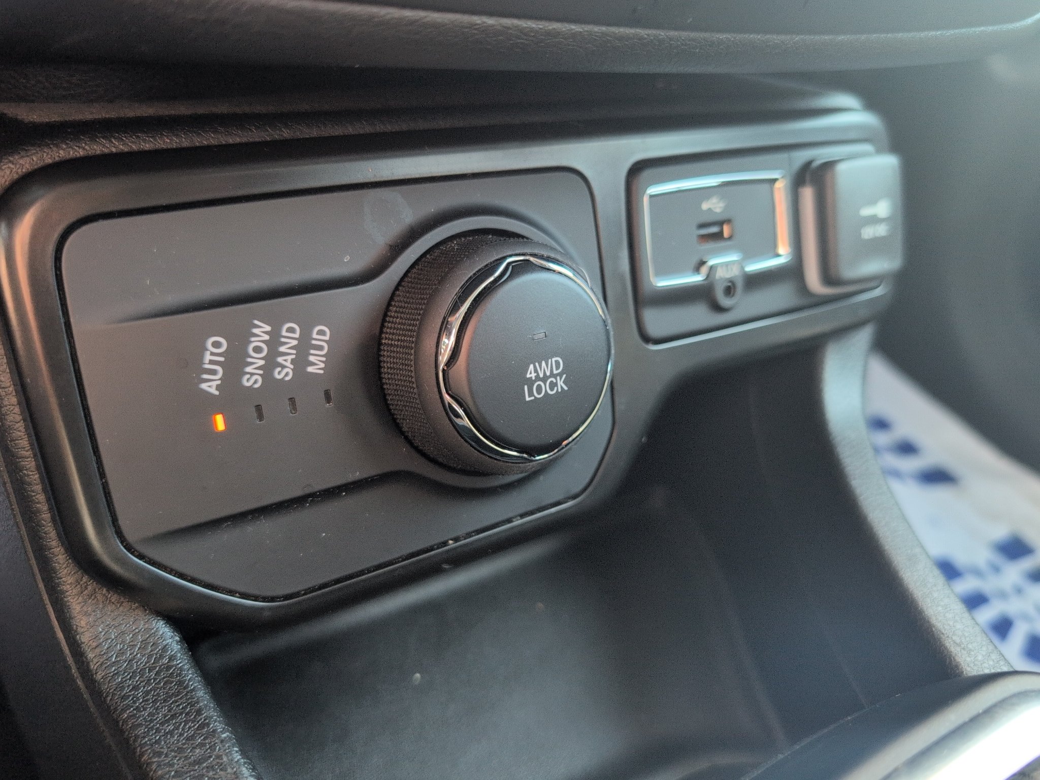 Used 2023 Jeep Renegade Latitude AWD/4WD image 23