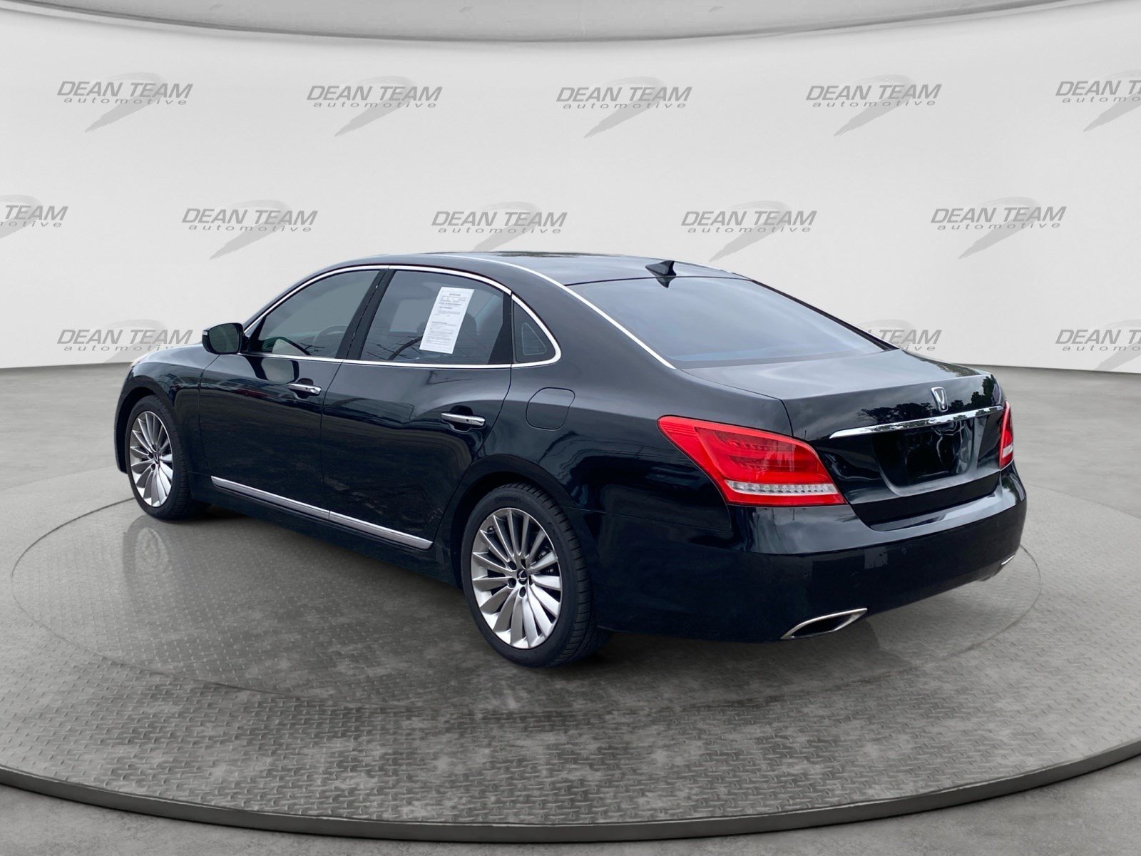Used 2016 Hyundai Equus Signature RWD image 4