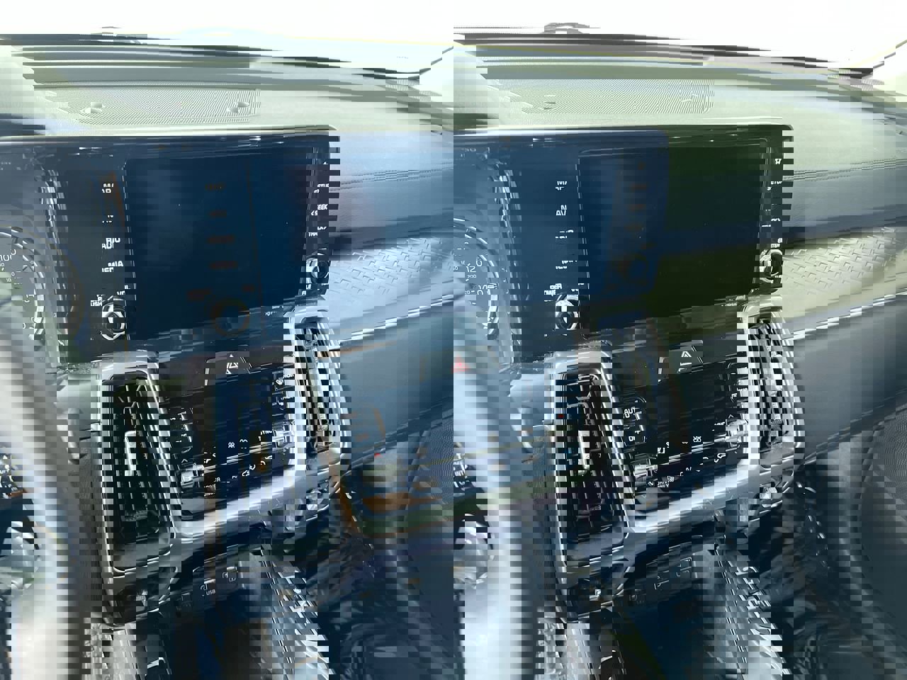 Used 2022 Kia Sorento S image 25