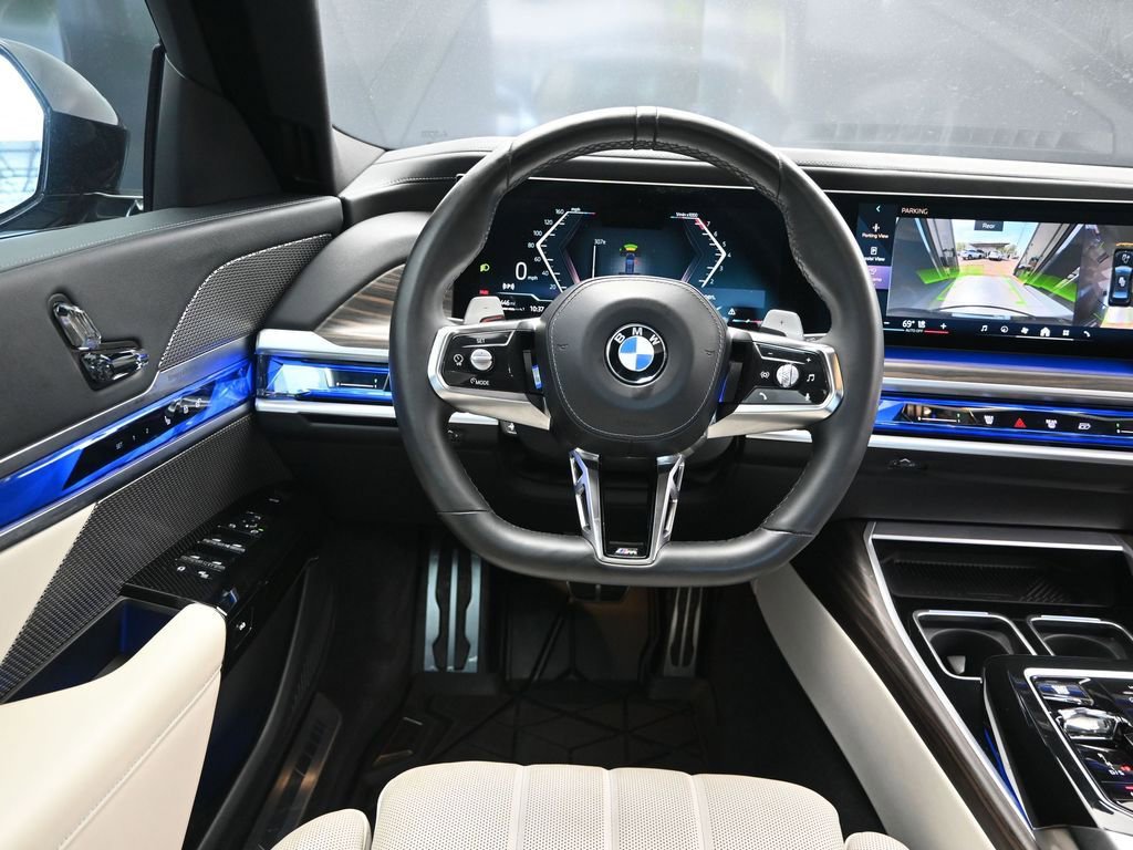 Used 2023 BMW 740i image 30