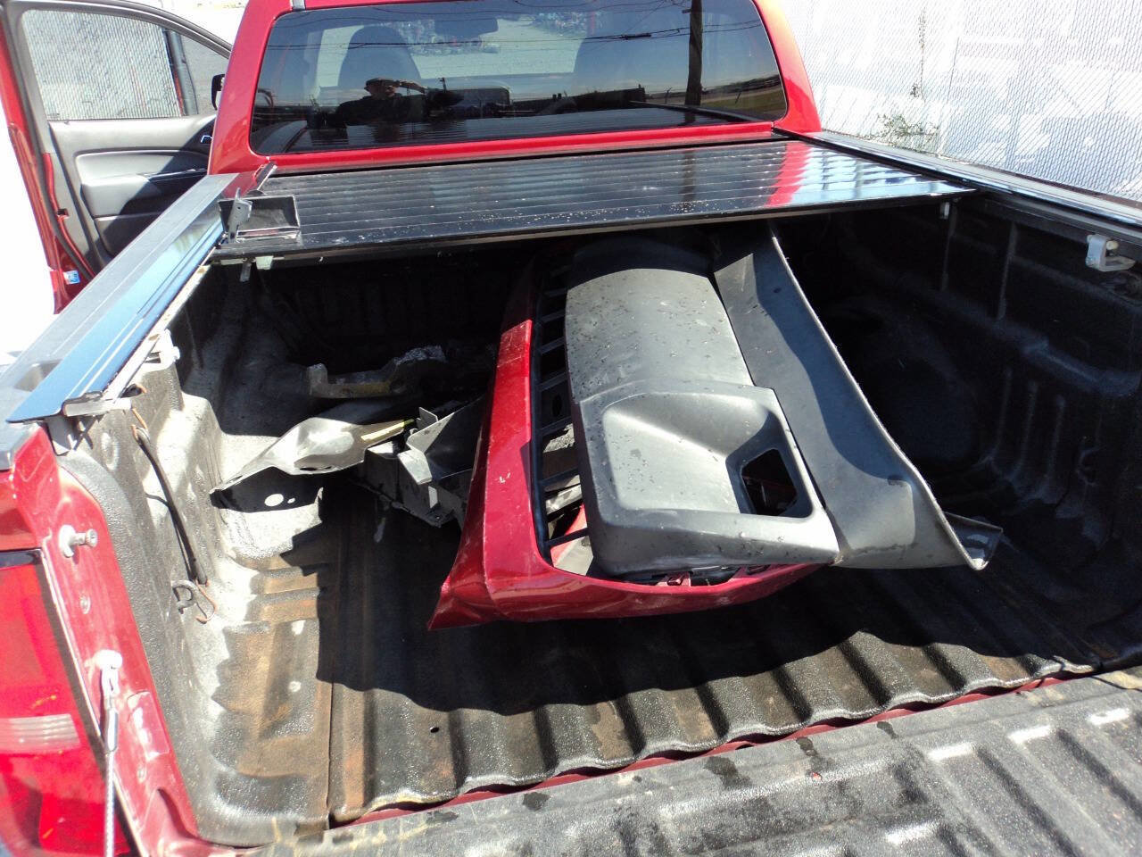 Used 2015 Chevrolet Colorado Z71 w/ LPO, Gearon Divider Package AWD/4WD image 18