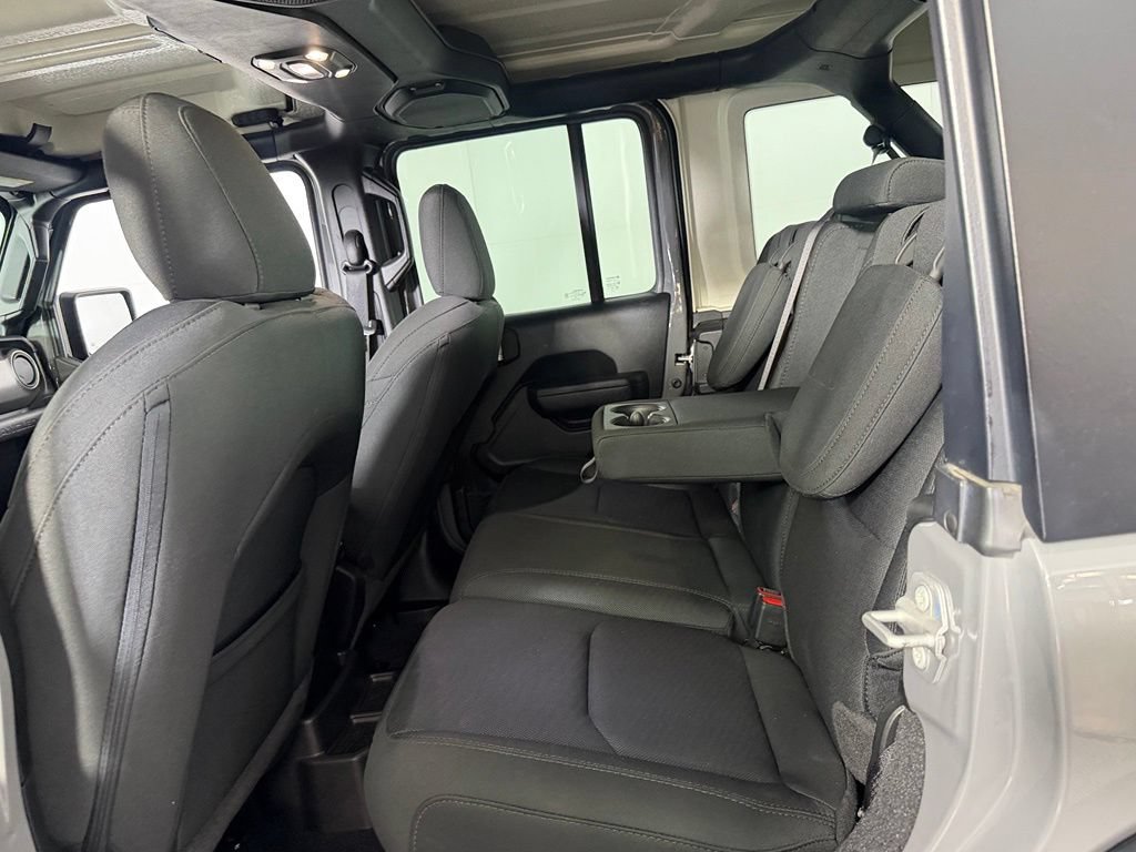 Used 2023 Jeep Wrangler Unlimited AWD/4WD image 27