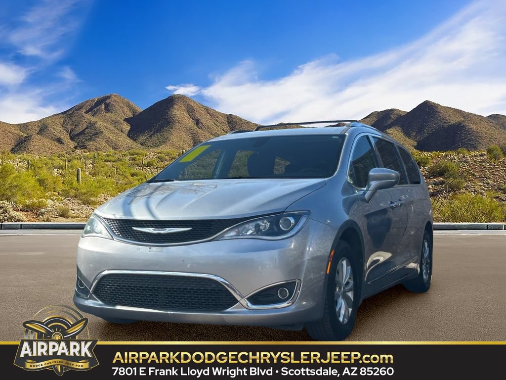 Used 2019 Chrysler Pacifica Touring-L FWD image 1
