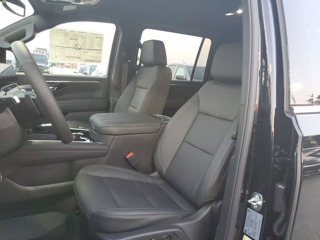 New 2026 Chevrolet Suburban LT w/ Comfort Package image 15
