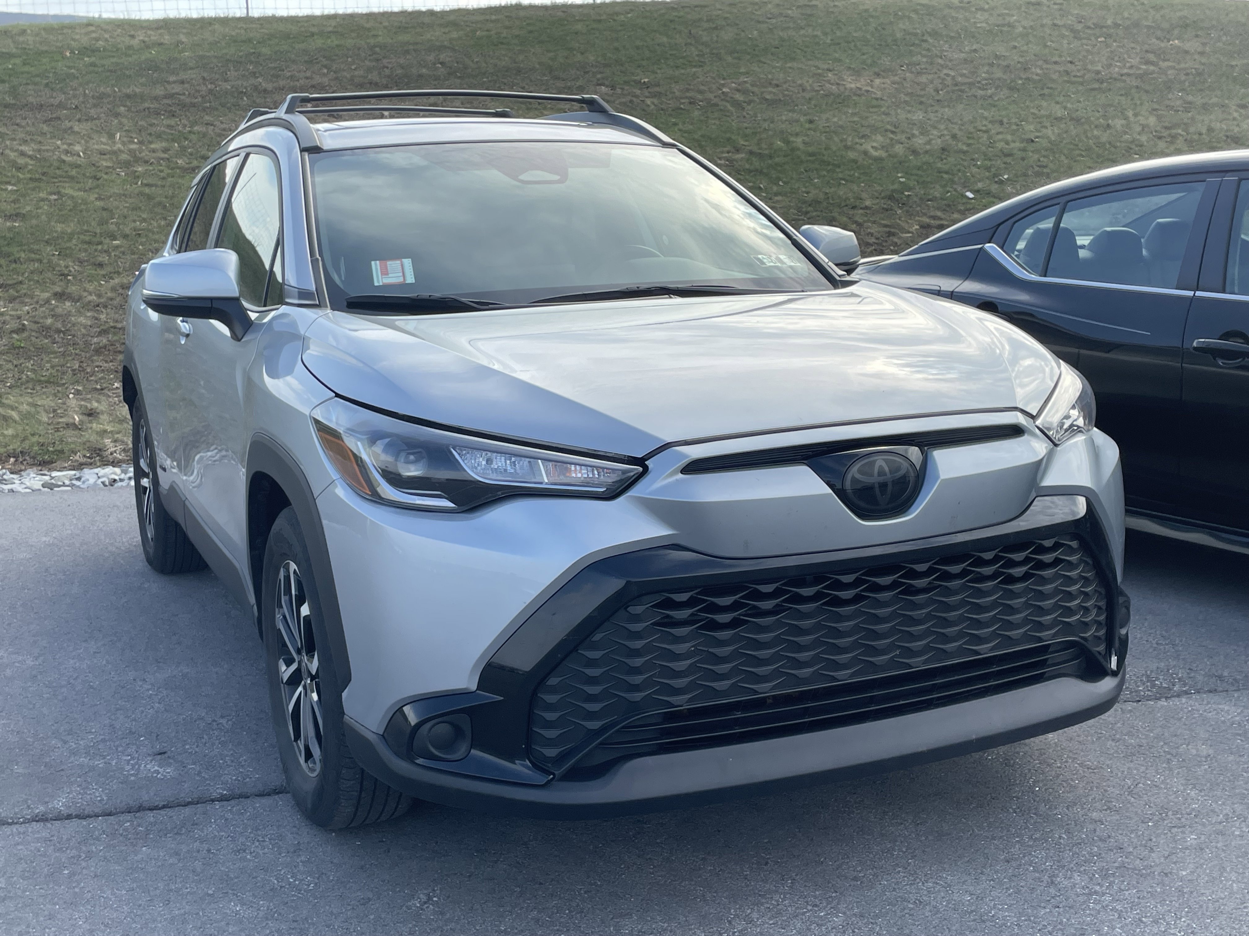 Used 2024 Toyota Corolla Cross SE w/ Moonroof Package