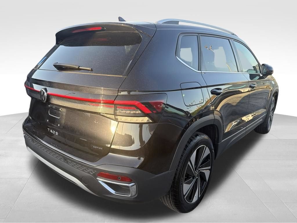 Used 2025 Volkswagen Taos SE AWD/4WD image 27