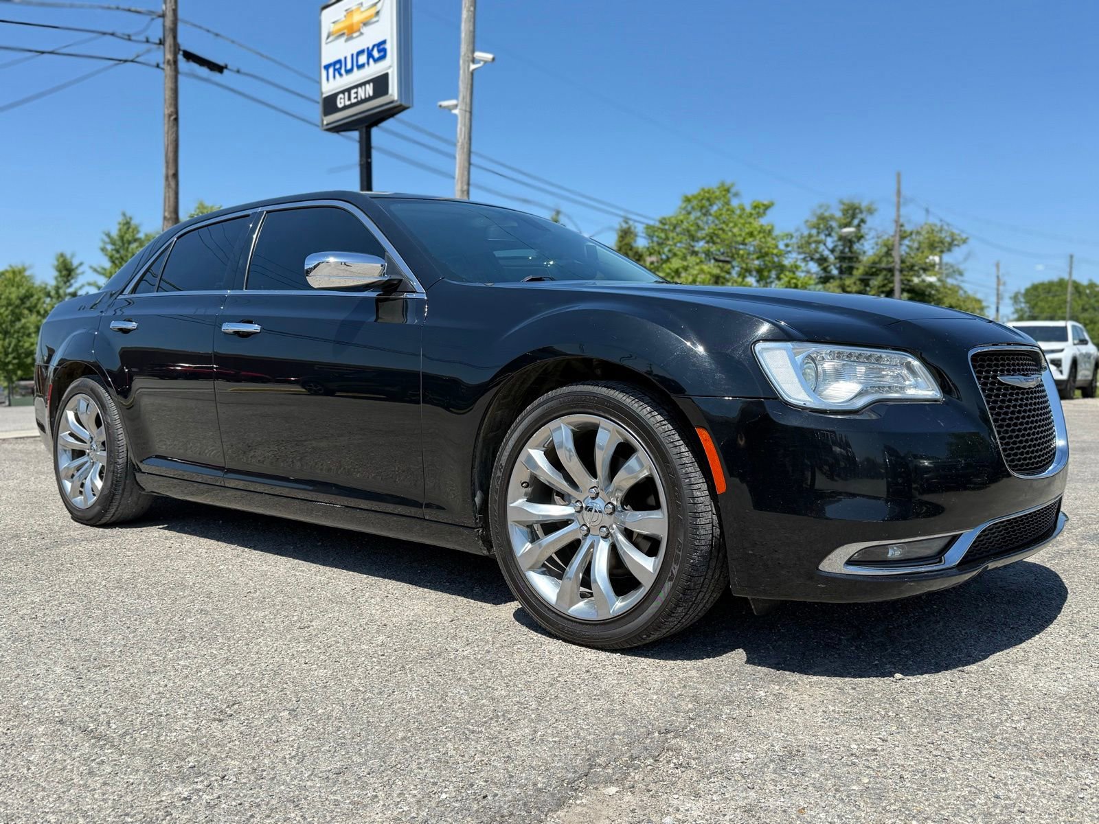 Used 2020 Chrysler 300 Limited RWD image 6