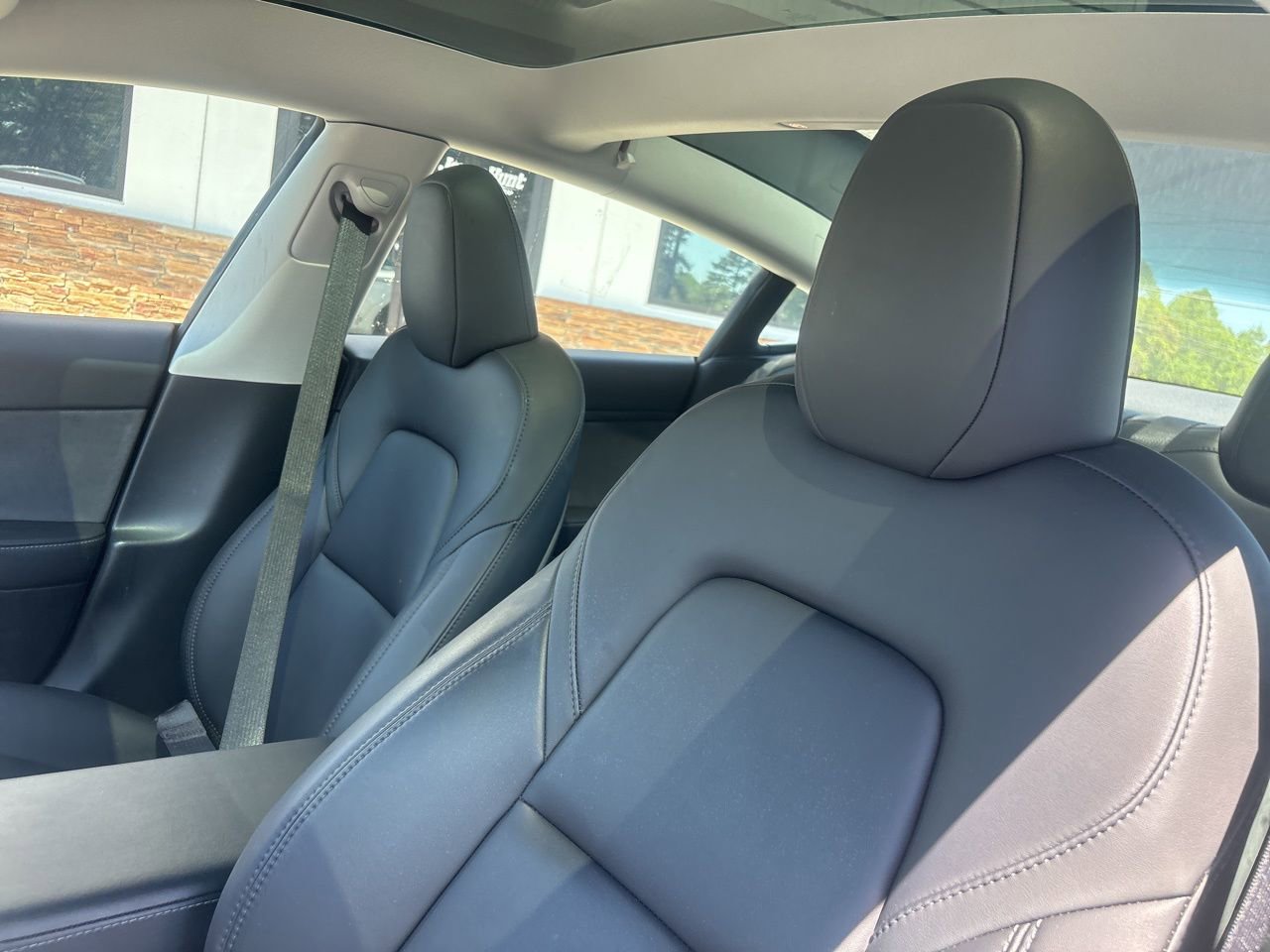 Used 2023 Tesla Model 3 Standard Range image 2