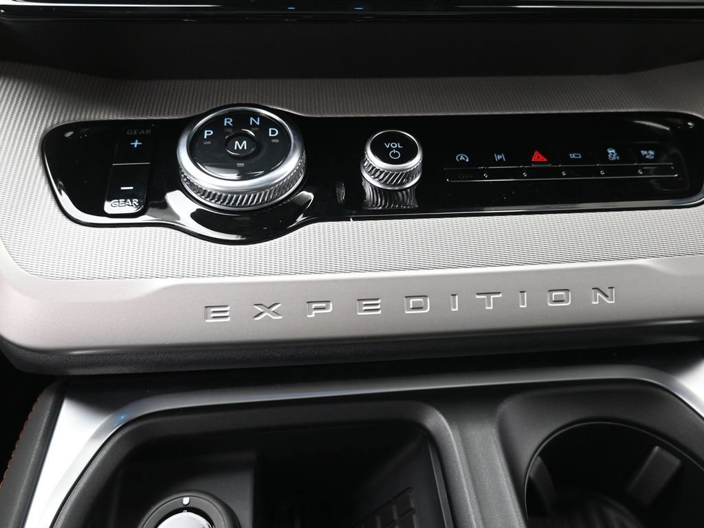 New 2025 Ford Expedition Active RWD image 29