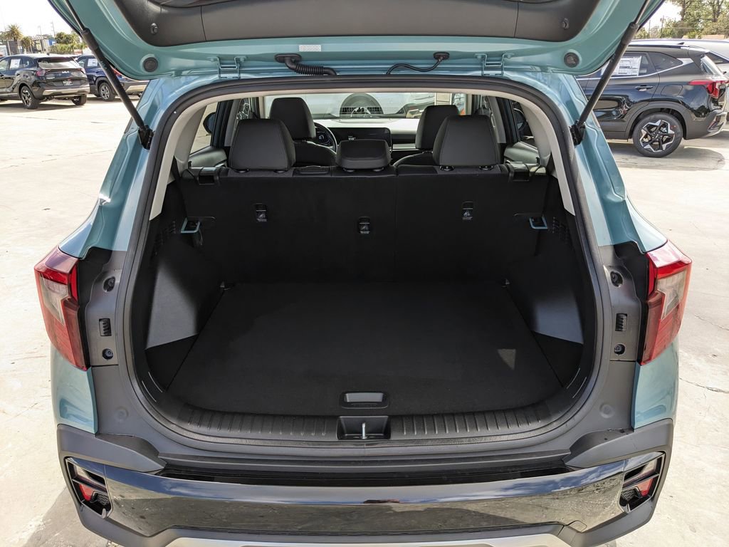 Certified 2025 Kia Seltos S image 12