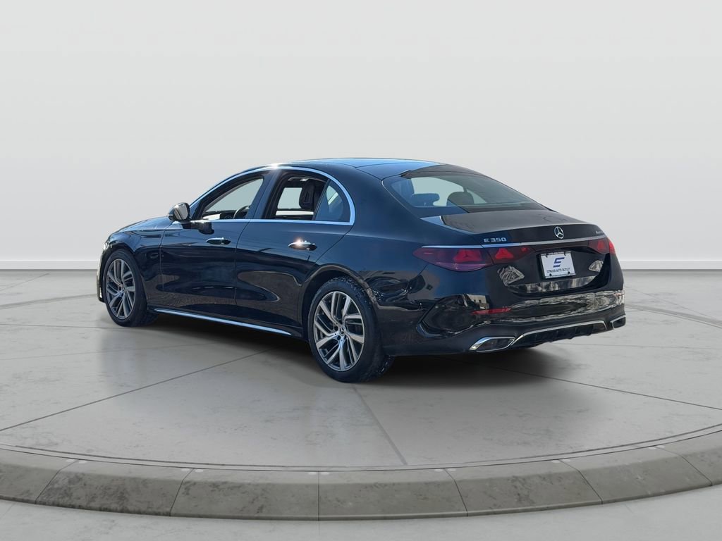 Used 2024 Mercedes-Benz E 350 4MATIC Sedan image 5