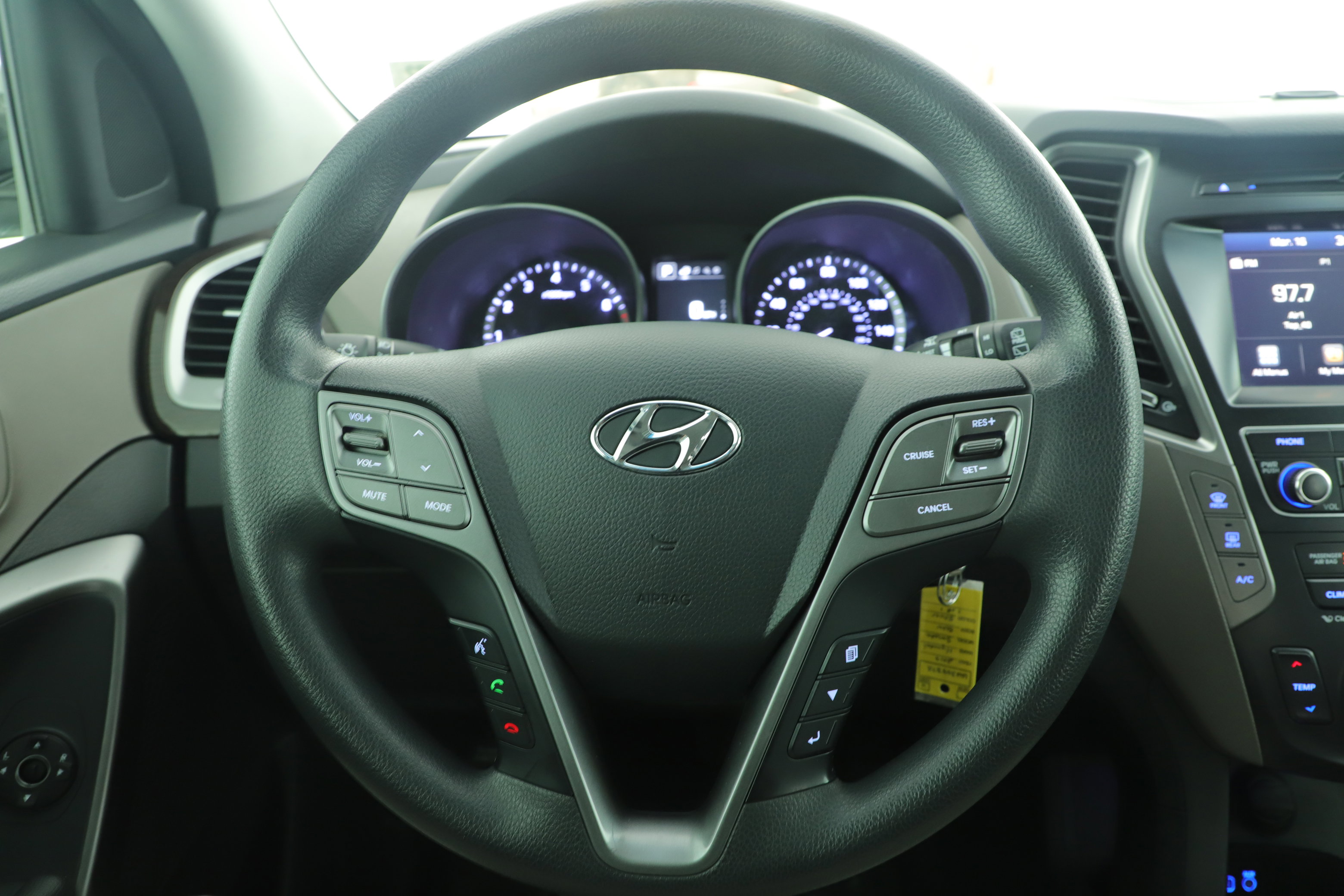 Used 2019 Hyundai Santa Fe XL SE image 14