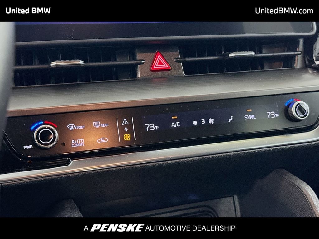 Used 2023 Kia Sportage EX image 11